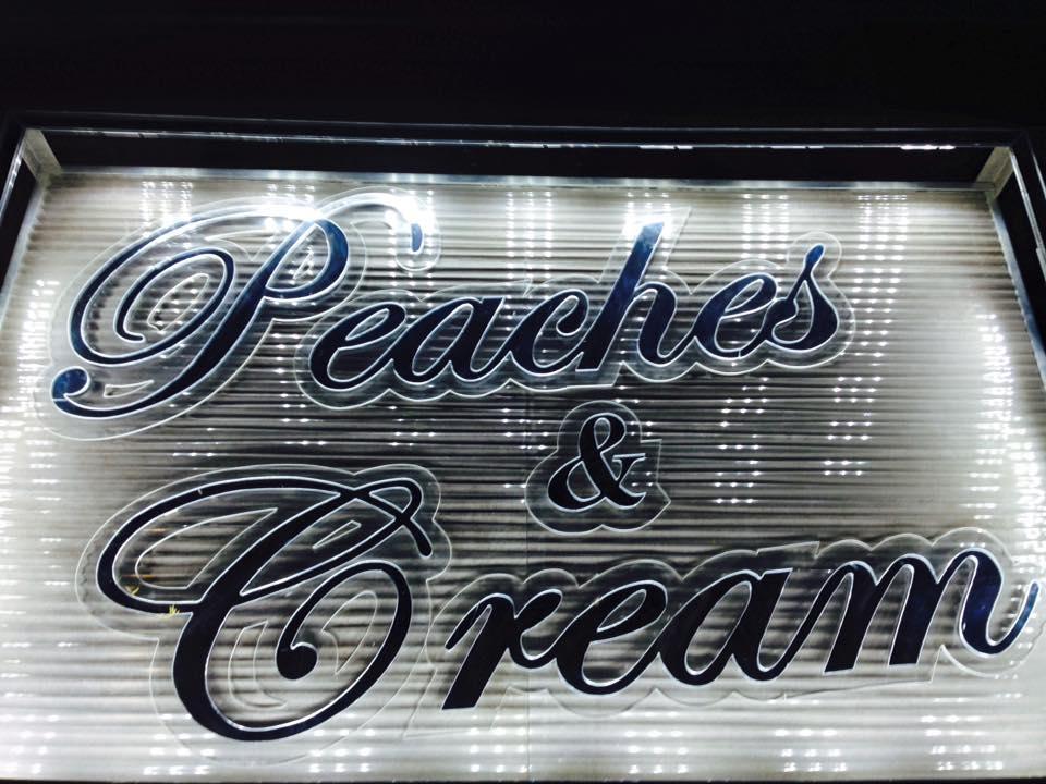 Peaches & Cream Bed & Breakfast Ледісміт Екстер'єр фото